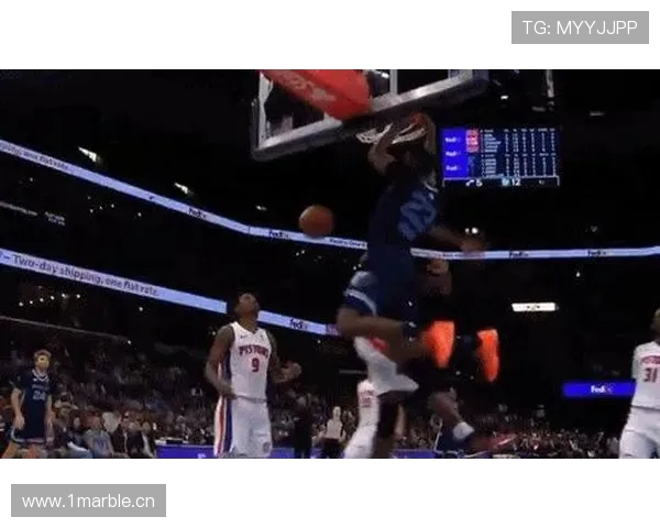 威少前场抢断反击连线阿丘瓦上演隔人双手暴扣精彩瞬间